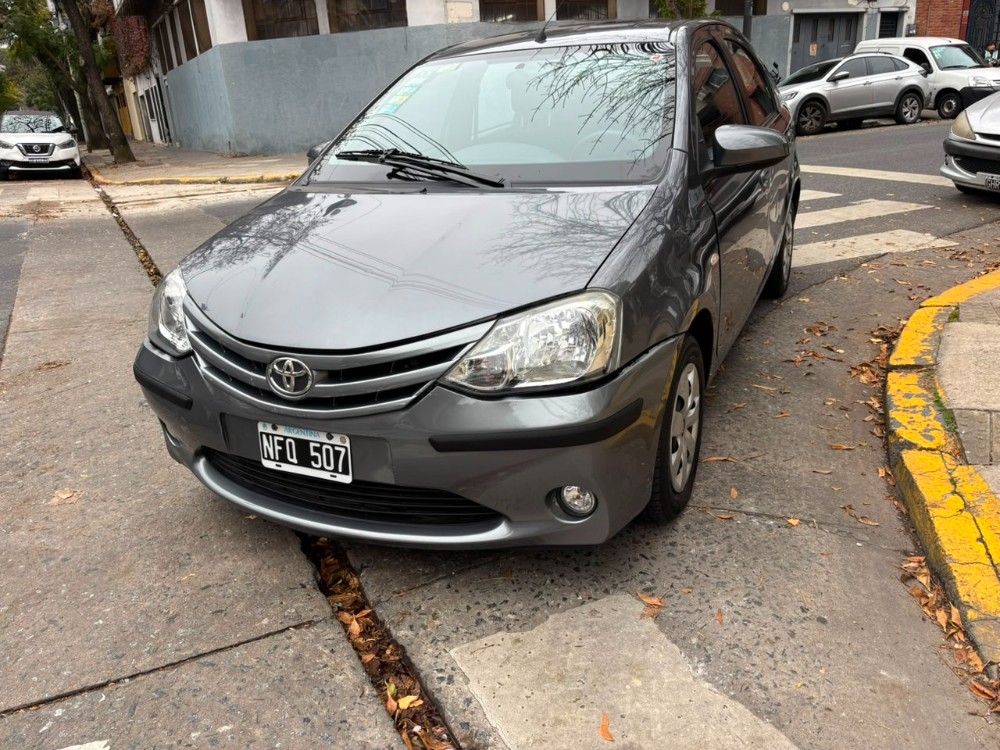 Toyota Etios 1.5 sedan Xs — foto 2